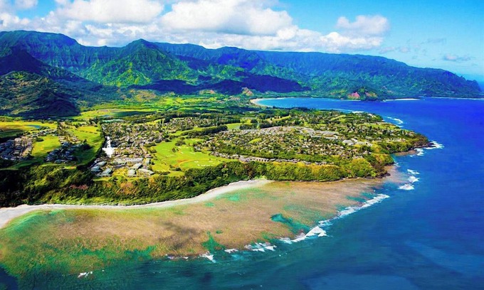 Princeville Condo | Fabulous 7 bedrooms for 16 above famous Anini Beach!