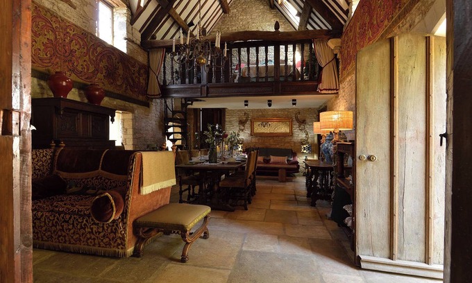 Castle Combe House | Fabulous Great hall in the center of Castle combe