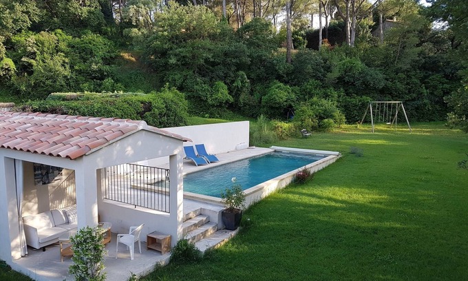 Pernes-les-Fontaines Villa | Fabulous: House, garden with sun + shade, large swimming pool, close to the village!
