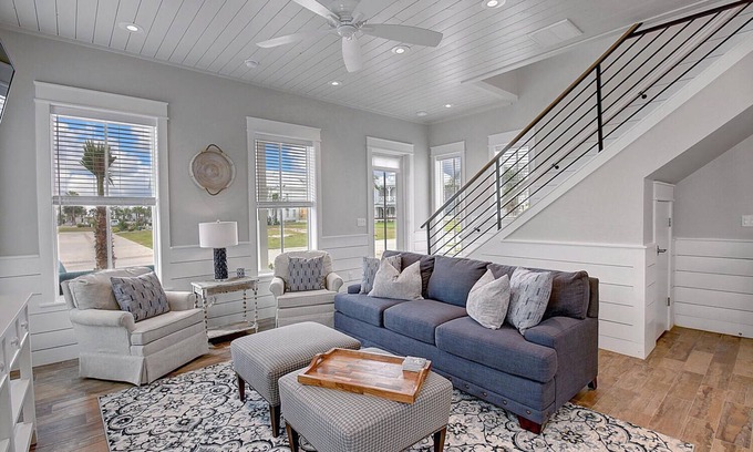 Cinnamon Shore House | Fabulous Home at Cinnamon Shore for Family+Pups w/Resort-Like Amenities