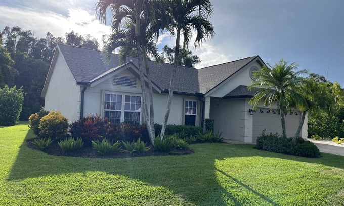 Fountain Lakes House | Fabulous home w/new pool & spa. Minutes to golf, shop, dine, and fun-in-sun.