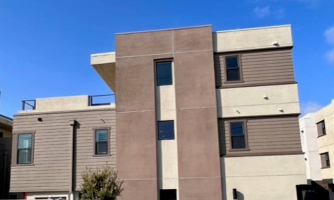 Oxnard Dunes Condo | Fabulous LTR 3-bed 3.5 bath condo in wonderful Oxnard with AC, WiFi, EV Charger,