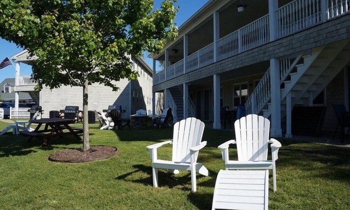 Block Island Apartment | Fabulous Studio Near Ballard's Beach