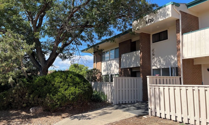 Gunbarrel Condo | Fabulous Treehouse Retreat 2bed2bath: Your shortterm housing solution!
