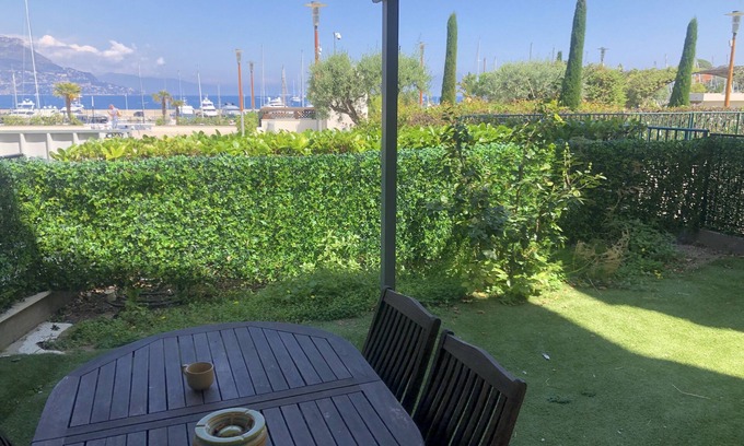 Saint-Jean-Cap-Ferrat Apartment | Facing the sea 2 minutes from the beaches