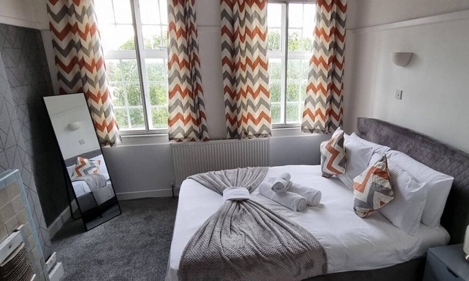 Watford Town Centre Condo | Faircross.