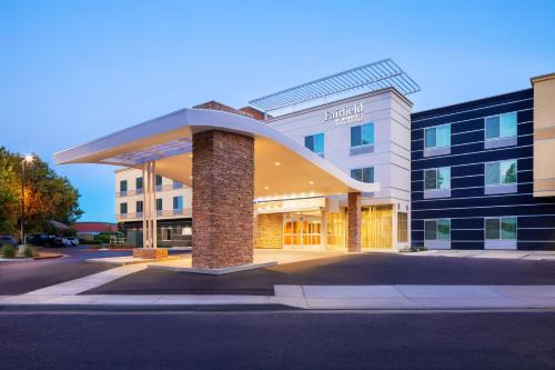 Fresno Hotel | Fairfield Inn & Suites by Marriott Fresno North/Shaw Avenue