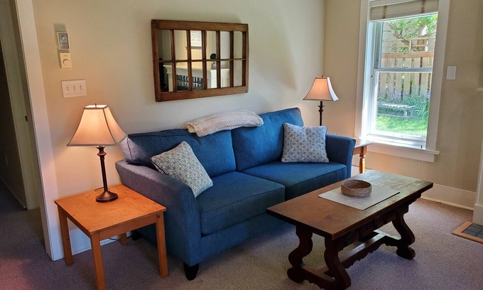 Fairfield House | Fairfield Oasis in the Heart of Victoria