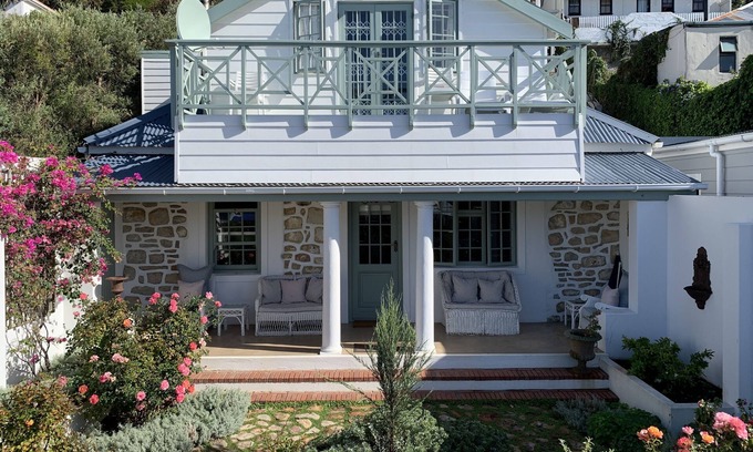 Kalk Bay Cottage | Fairwater - Fabulous family cottage, walk to the beaches, pools and a kid's park
