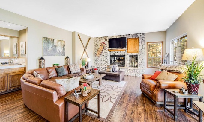 Lake Arrowhead House | Fairway Retreat