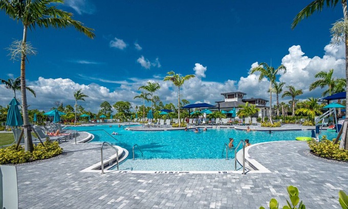 Venice Condo | Fairway Villa 204 Wellen Park