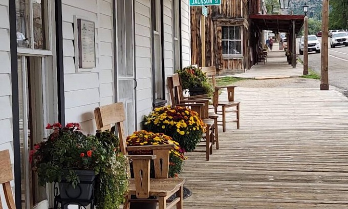 Virginia City Hotel | Fairweather Inn and Nevada City Cabins