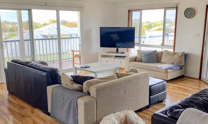 Falcon House | Falcon Family-Friendly Bayview Beach House- Family/Pet Friendly