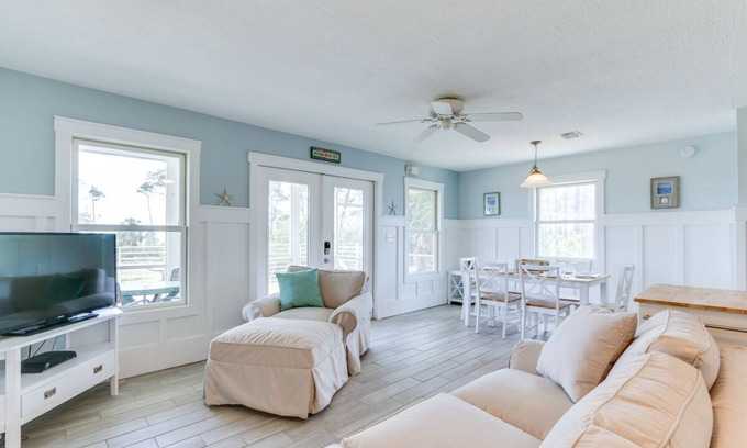 Cape San Blas House | Fall Availability! Dog-Friendly! Screened-in Porch! Beach and Bay Access! Large Yard!