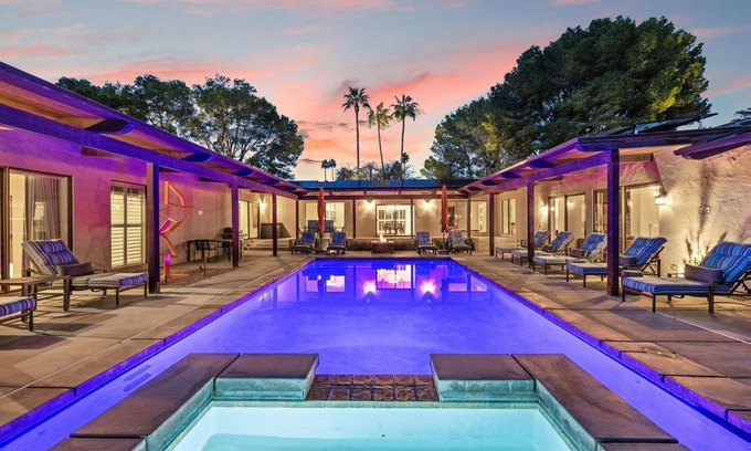 Vista Las Palmas House | Fall Availability! Private Dual Tennis and Pickleball Court! Mountain Views!