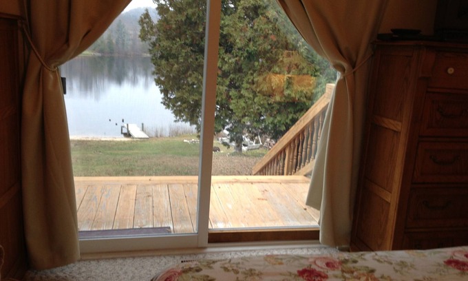 Central Lake House | Fall Colors 9/29-10/1 or 10/6-15@Lake Home: Country Living w/Modern Comforts!