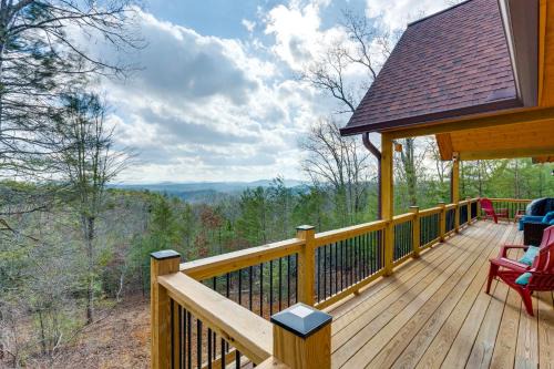 Murphy House | Fall Colors, Deck and Fireplace Murphy Mtn Retreat!