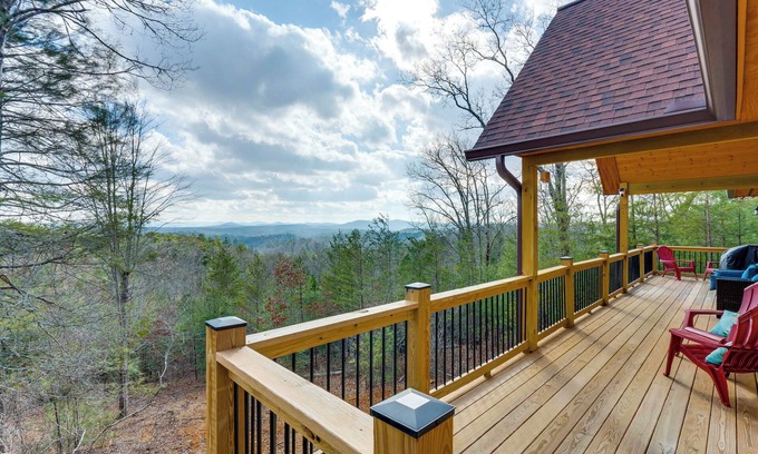 Murphy Cabin | Fall Colors, Deck & Fireplace: Murphy Mtn Retreat!