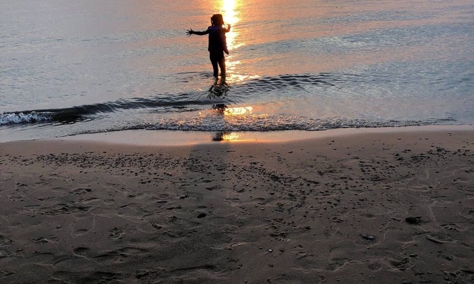 Paw Paw Lake Cottage | Fall Colors, Wineries, Breweries, Lake Michigan & Little Paw Paw Lake Beaches!