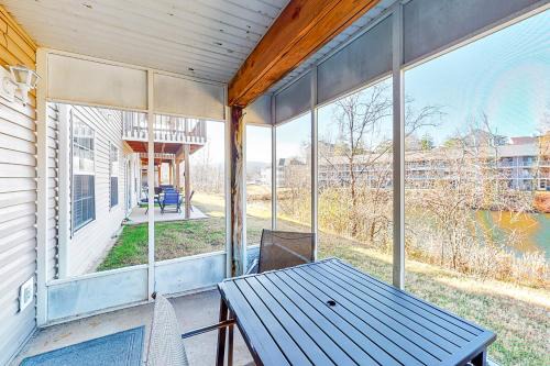 Table Rock Apartment | Fall Creek Resort Pond View Escape