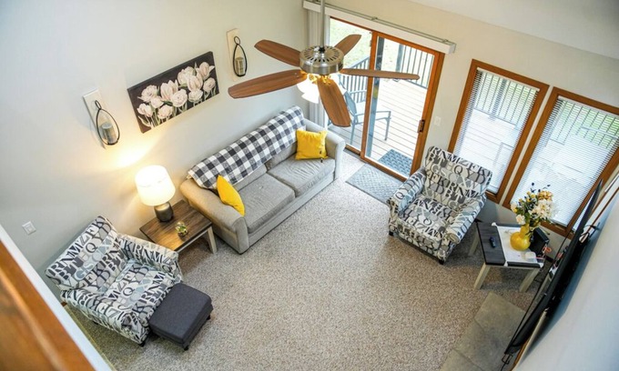 The Galena Territory Condo | Fall Foliage Golf Views - King Beds- Fireplace- Indoor Pool- Near Scenic Trails