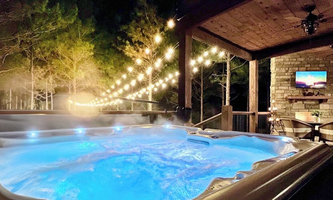 Pickens Cabin | Fall Fun, Disk Golf, Hot Tub, Play set