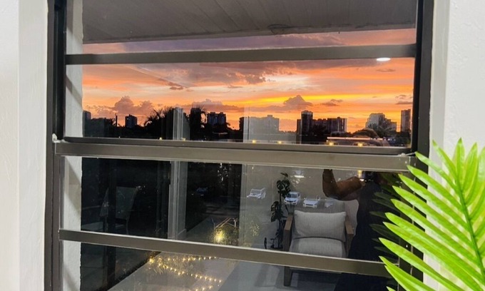 Park Shore Condo | Fall Naples Park Shore Resort Penthouse Hog Fish Harry’s