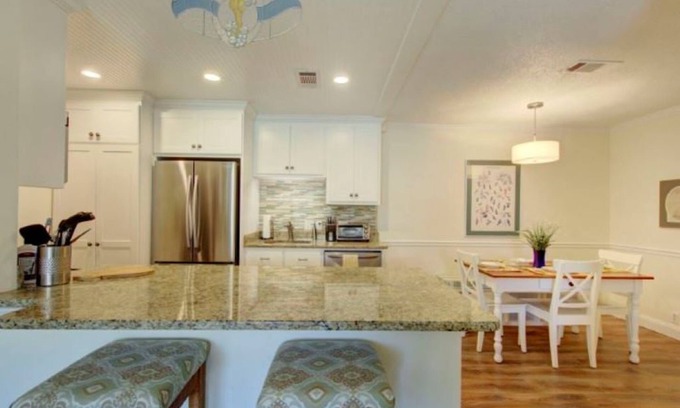 Demere Park Condo | Fall! The Best Time of Year! October - Christmas dates available but going Fast!