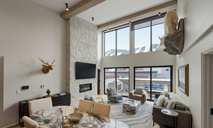 Jackson Condo | Fall Views & Hot Tub | Luxe Jackson Retreat