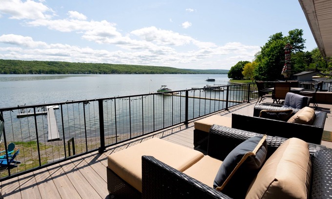 Geneseo House | Fall Weekends - Check-In/Out Anytime! (Lakefront, Guest House: Letchworth)