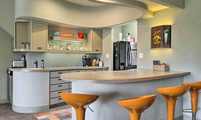 Bella Vista Cottage | Falling Water Chalet Upper Unit: Near Bike Trails!