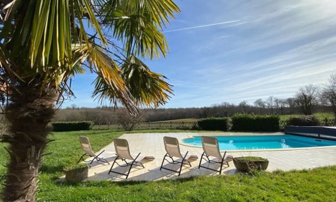 Cellefrouin House | Familie Vakantiehuis tot 12 Personen met Privézwembad