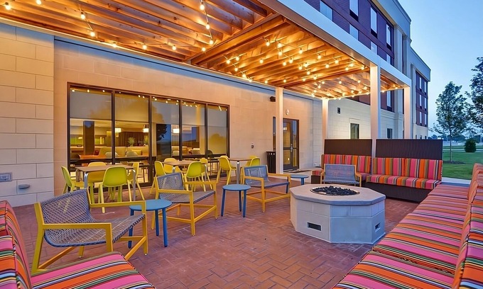 Interchange Square Apartment | Family and Friends Getaway! Four Comfy Units, Pool, Free Parking