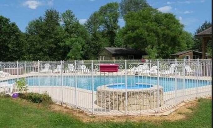 Terrasson-la-Villedieu Ski Chalet | FAMILY CHALET - le clos du moulin