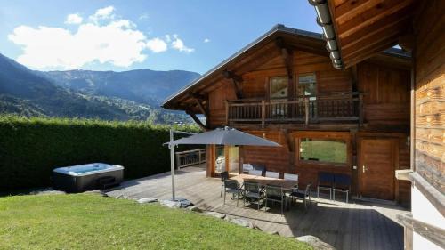 Les Houches Ski Chalet | Family Chalet 5 bdr 5 bath Games Room Jacuzzi