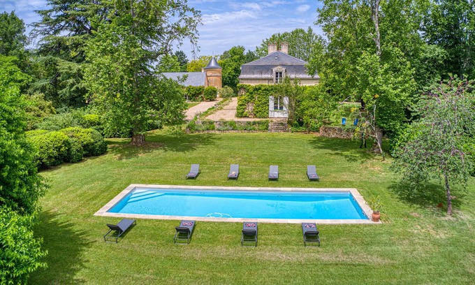 Sainte-Alvere House | Family house, 14 guests, 7 bedrooms+bathrooms, pool, quiet, near Bergerac.