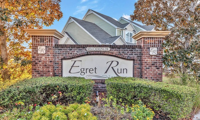 North Myrtle Beach House | Family friendly spacious Barefoot townhome w/neighborhood pool & 4 golf courses
