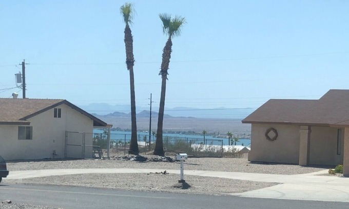 Lake Havasu City House | Family friendly home on the north side of town just minutes from Windsor launch