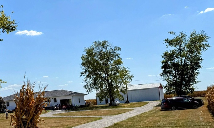 Saint Bernice Other | Family friendly, 1960's farmhouse on grain farm with AC in rural setting.