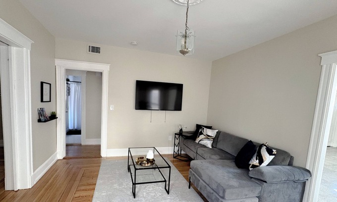 Meeting House Hill Apartment | Family-Friendly 3BR Apartment Close to Everything