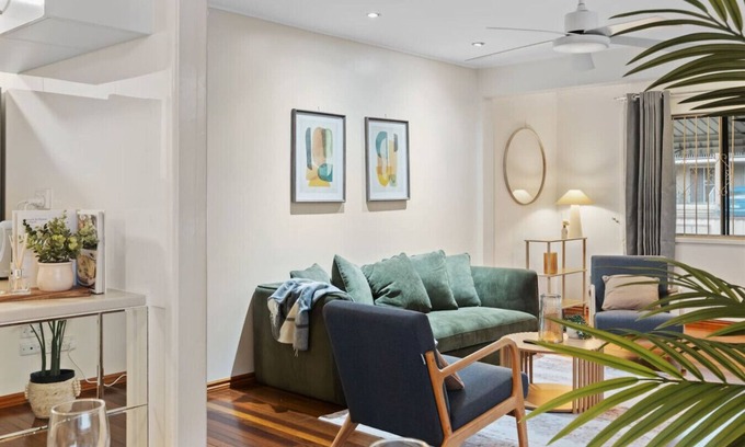 Sunnybank House | Family-Friendly 4BR Home Near Shops & Parks