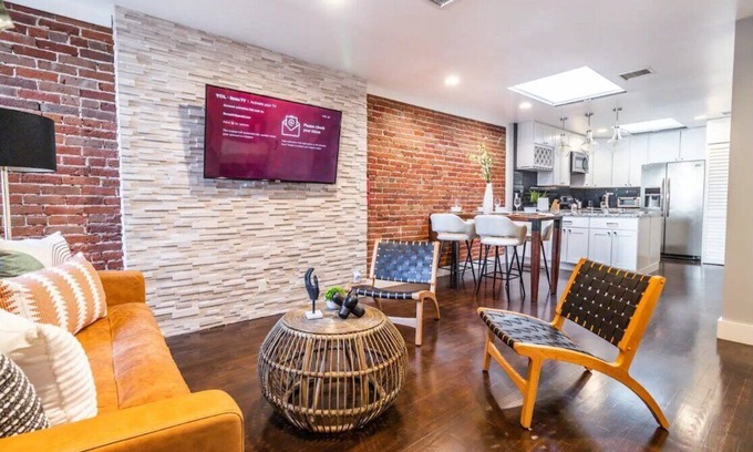 Gaslamp Quarter Apartment | Family-Friendly Apartment with Kitchen