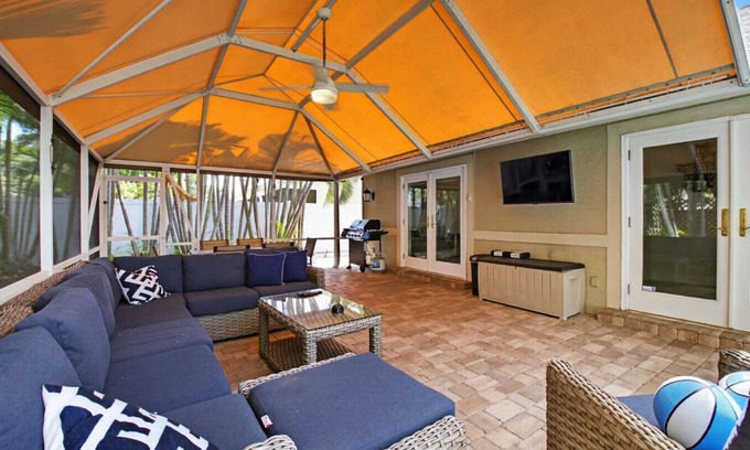 Boca Raton House | Family-Friendly Boca Gem: 4BR/3BA w/Pool & Sauna