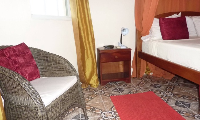Morne Rouge Apartment | Family friendly, close to SGU> on the SGU bus route