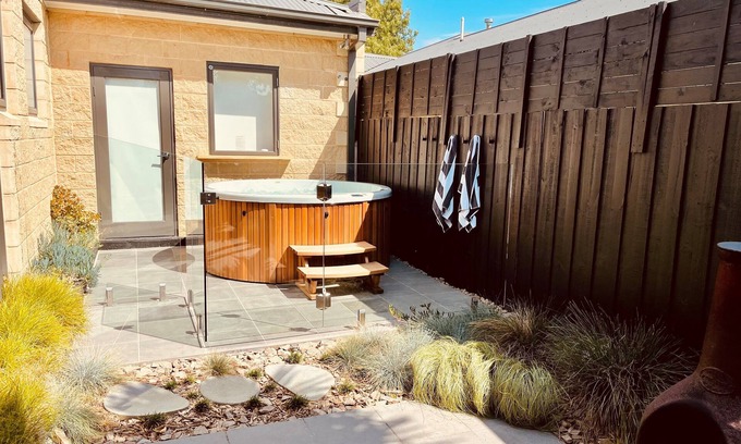 Dromana House | Family friendly coastal luxury. Outdoor Hot Tub.