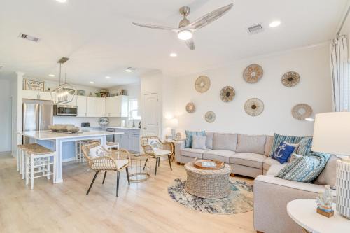 Crystal Beach House | Family-Friendly Crystal Beach Home Steps to Beach