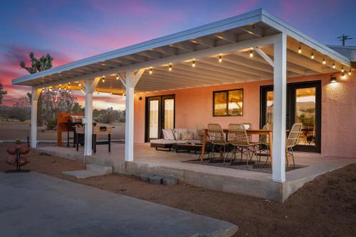 Yucca Valley House | Family-Friendly Desert Retreat with Cowboy Pool, Spa & Epic View