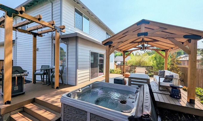 Newberg House | Family-Friendly, Dog-Friendly Home! Relax in the Hot Tub or Walk Downtown.