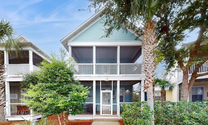 Port St. Joe Cottage | Family-Friendly Home with Shared Hot Tub - Beach Access 1 Mile Away