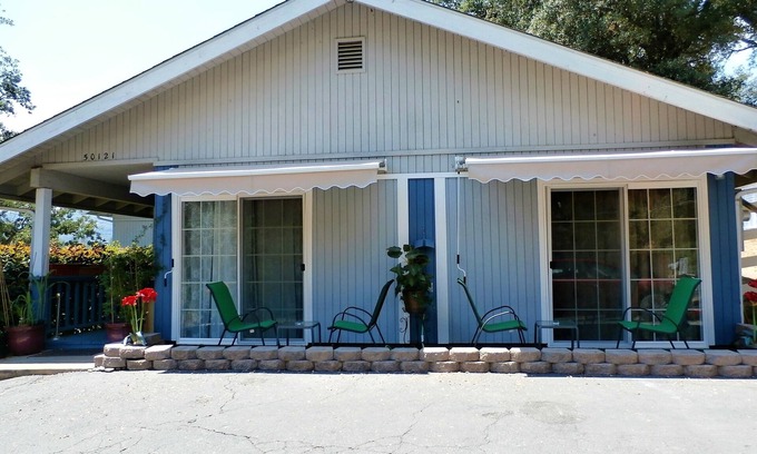 Oakhurst Apartment | Family-Friendly, Pet-Friendly, 2 Minute Drive To Everything In Oakhurst